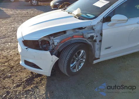 2016 Ford Fusion Energi Titanium from USA, damaged, VIN 3FA6P0SU3GR311816